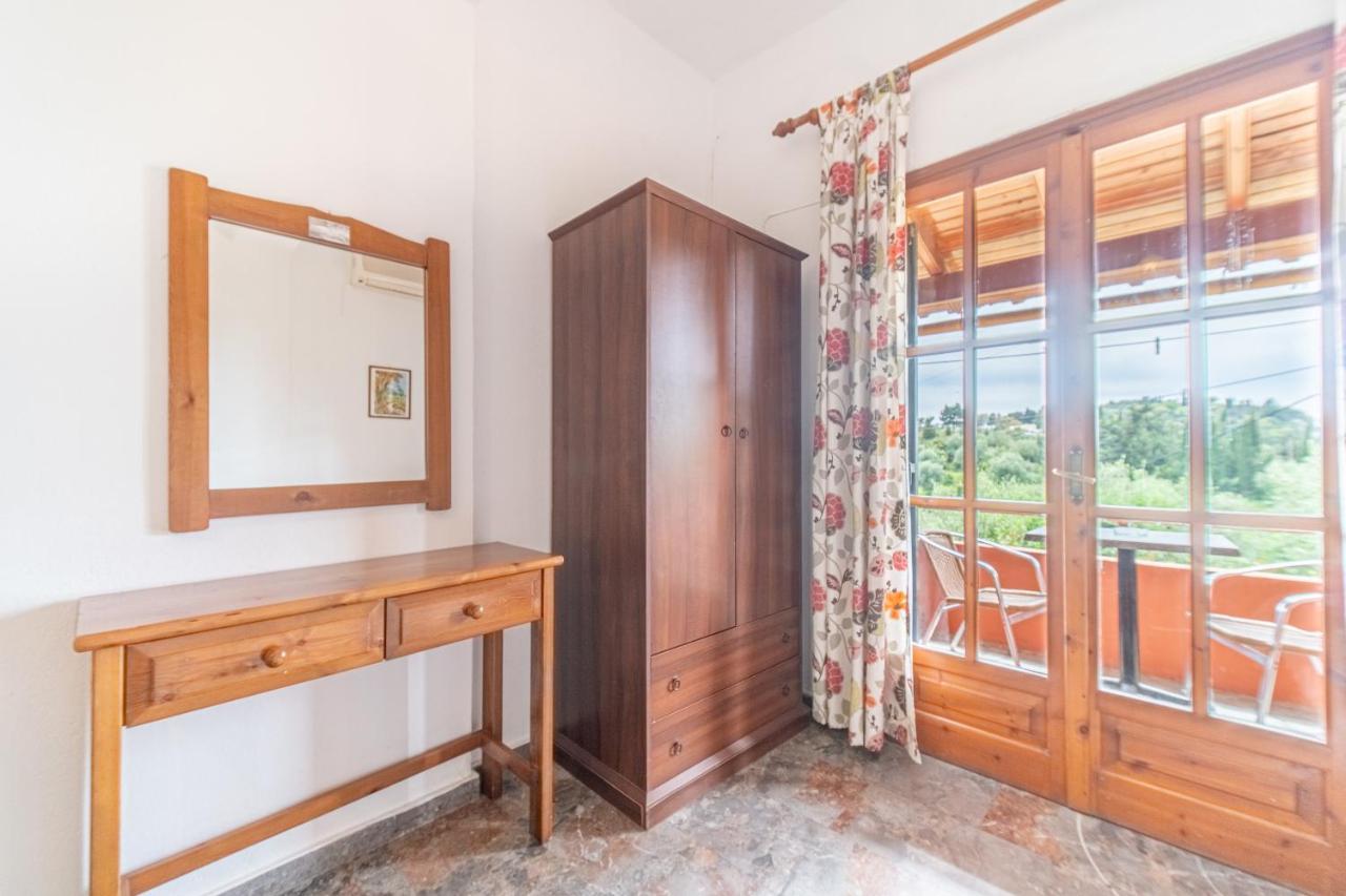 Arianna Studio Ground Floor 5 Палеокастрица Екстериор снимка